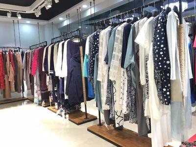 女装进货 紧扣顾客心声，进货策略助你批发制胜